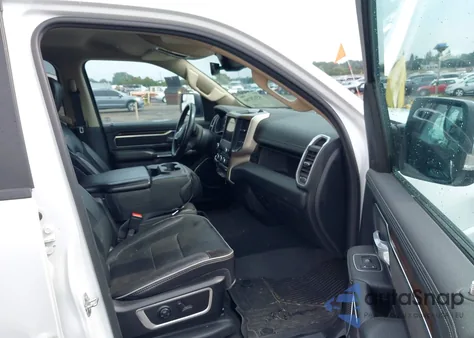 2021 Ram 1500 Laramie 4X4 5'7 Box z USA, uszkodzony, nr VIN 1C6SRFJT2MN560709